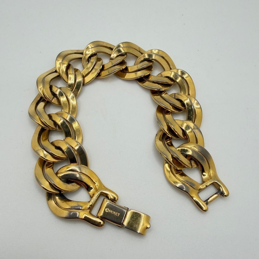 7" Vintage Monet Gold Tone double Twisted Link Bracelet w/ fold‎ over clasp!